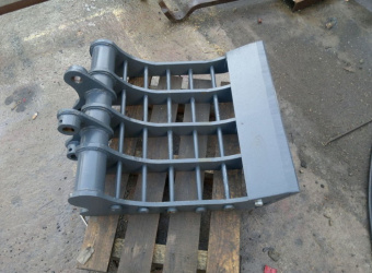 ГРАБЛИ С ПЛАНИРОВОЧНОЙ НАСАДКОЙ ДЛЯ ЭКСКАВАТОРА 3-5 тонн КП-3-5